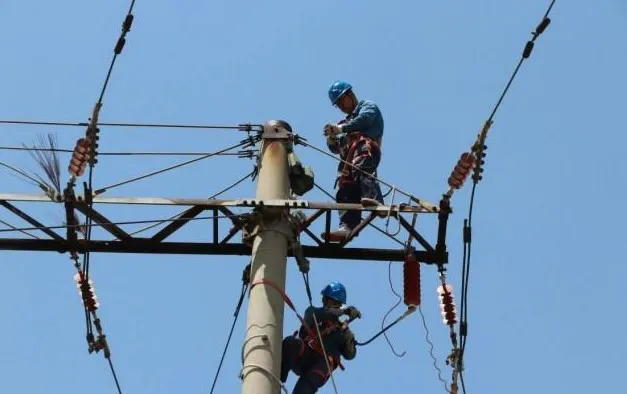 Tendido de fibra aerea